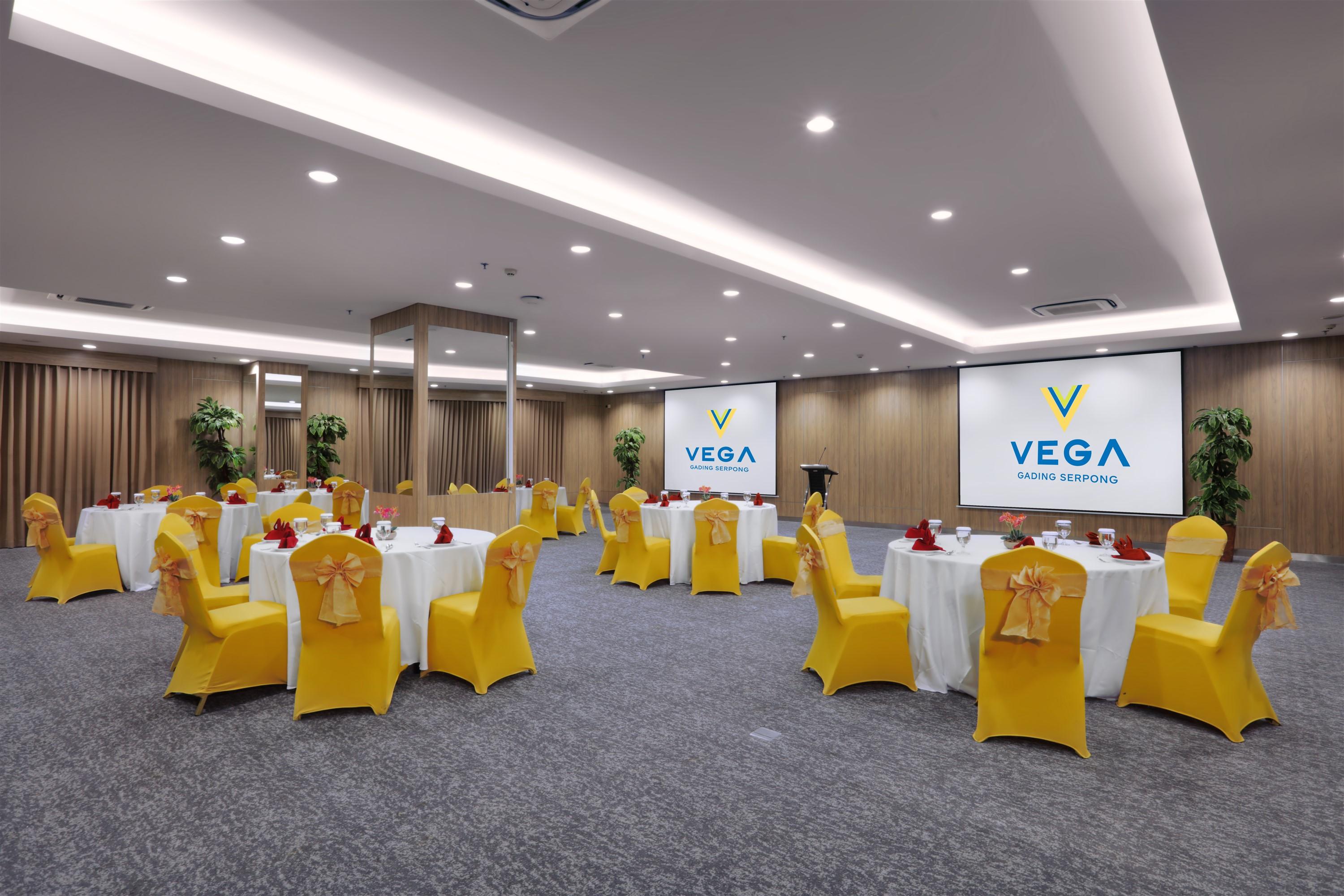 Vega Hotel Gading Serpong Exterior foto