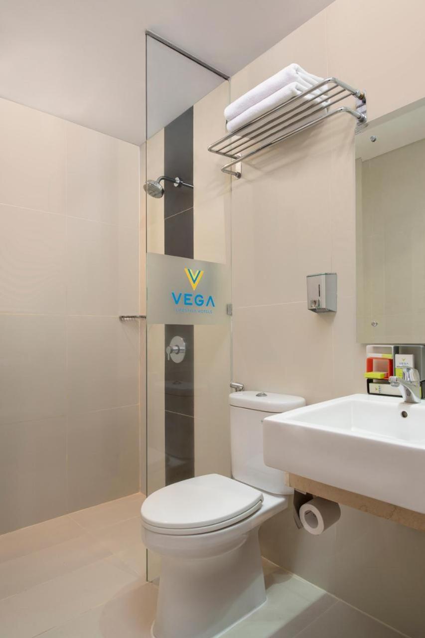 Vega Hotel Gading Serpong Exterior foto