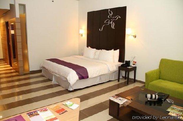 Vega Hotel Gading Serpong Exterior foto